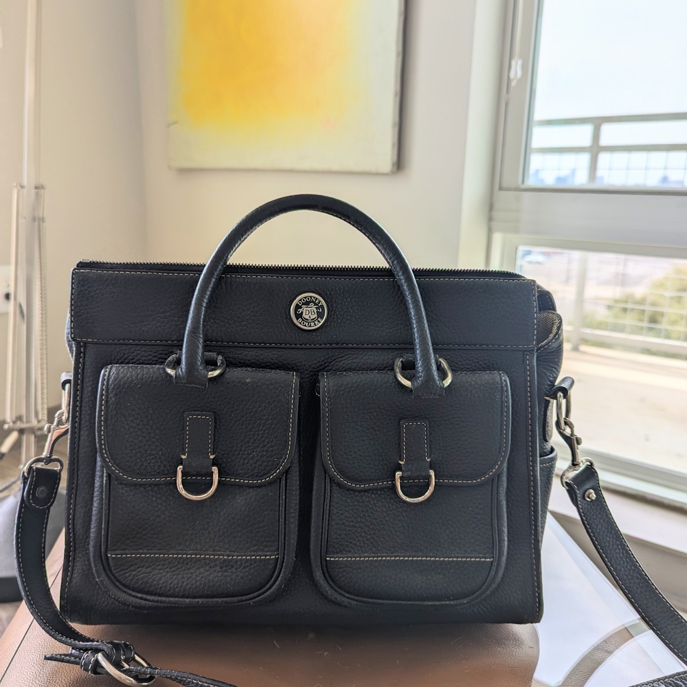 ~SOLD~Chic Black Handbag